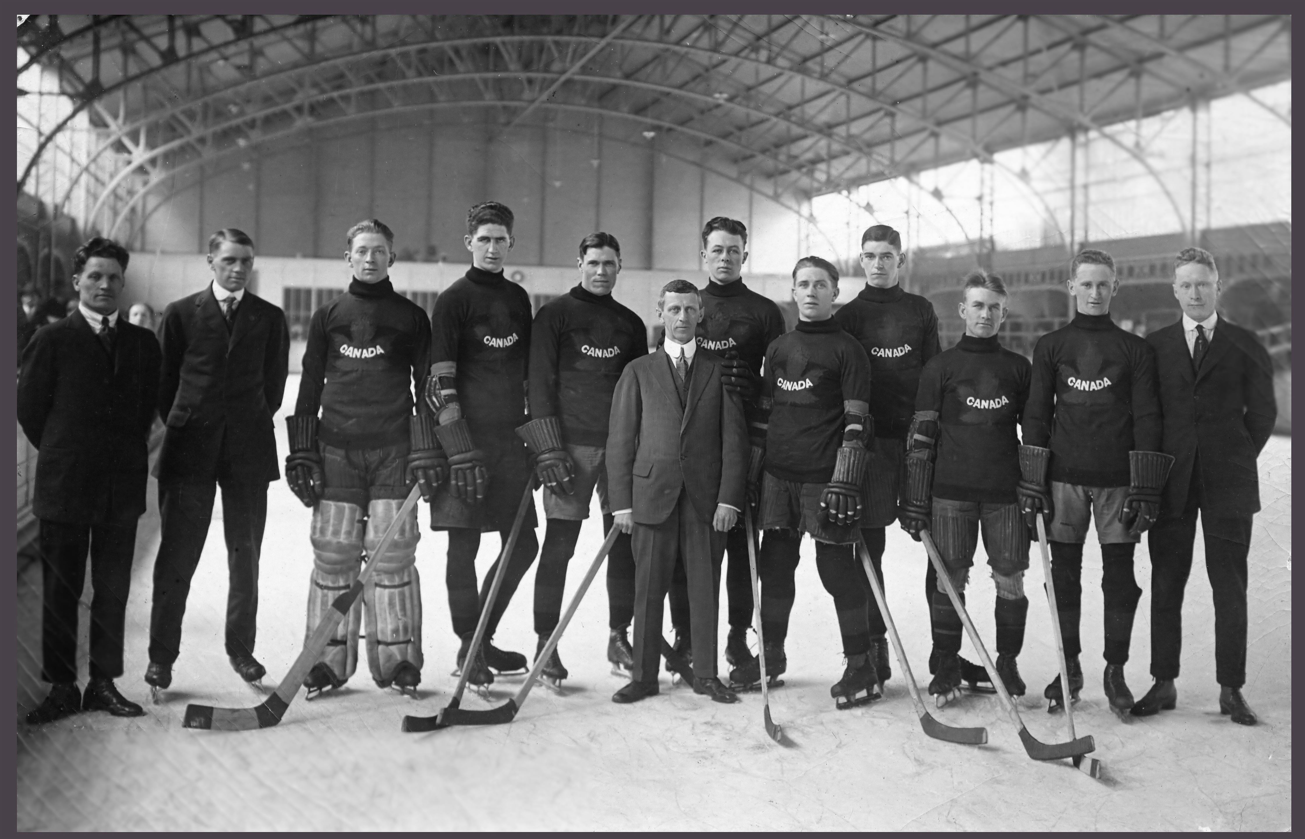 Members of the 1920 Canadian Olympic hockey team
