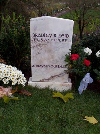 Headstone of Bradley R. Reid