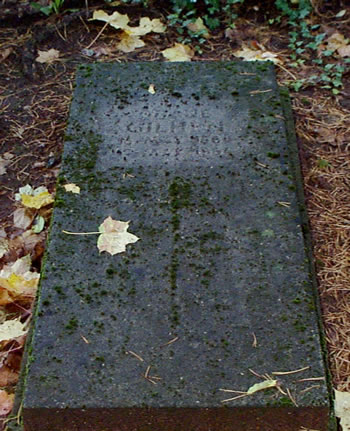 Original headstone prior to replacement in 2002<br>(Photo by Trevor Heavens)