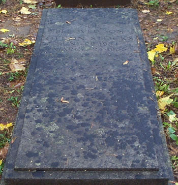 Original headstone prior to replacement in 2002<br>(Photo by Trevor Heavens)