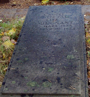 Original headstone prior to replacement in 2002<br>(Photo by Trevor Heavens)