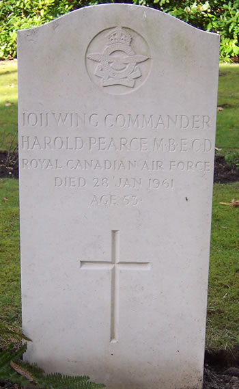 Headstone of Harold Pearce