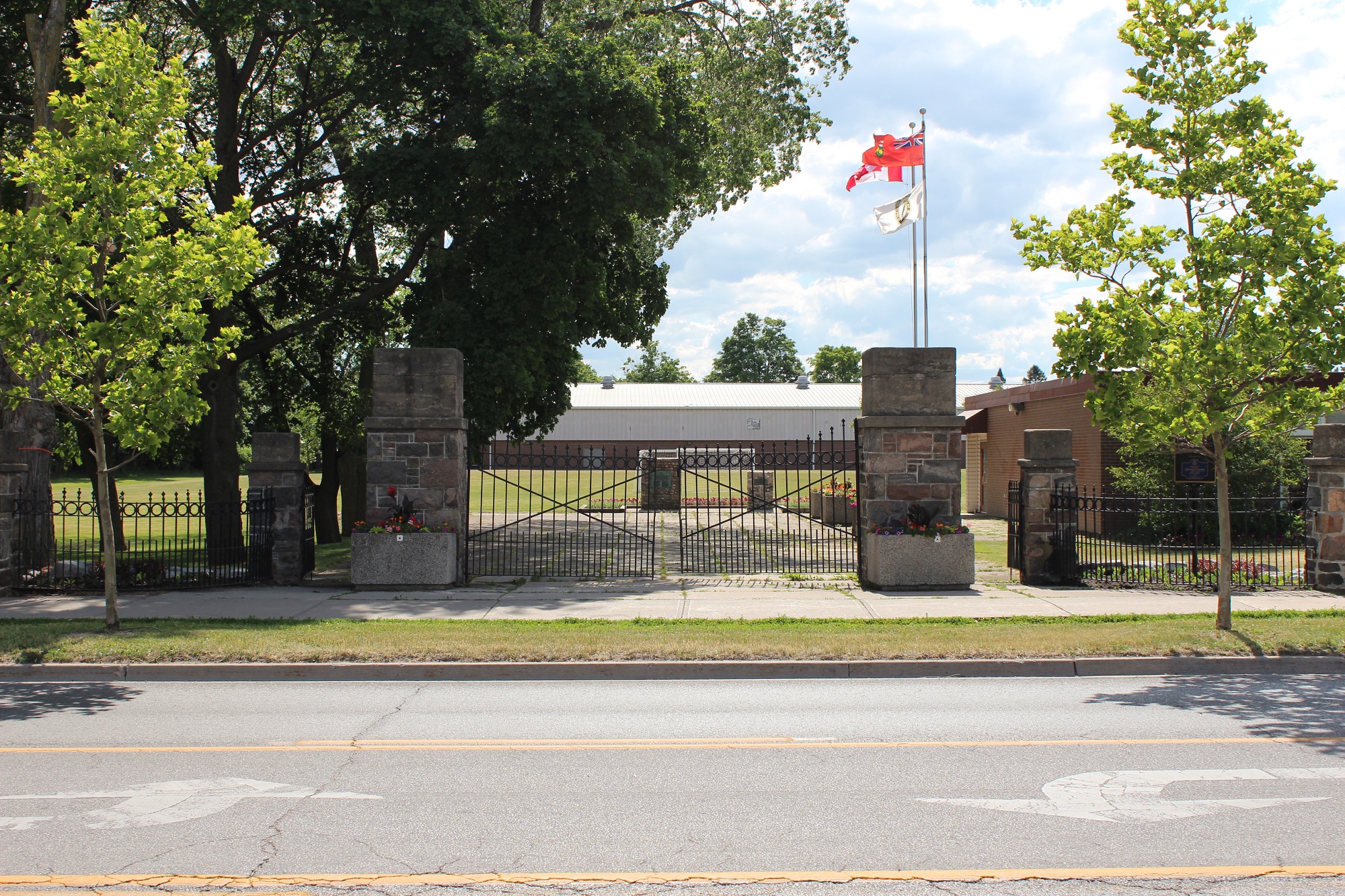 Memorial Park Gates - National Inventory of Canadian Military Memorials ...