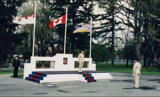 Plate-forme de réception du salut en 1992