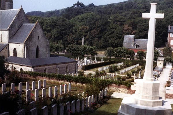 Etretat Churchyard