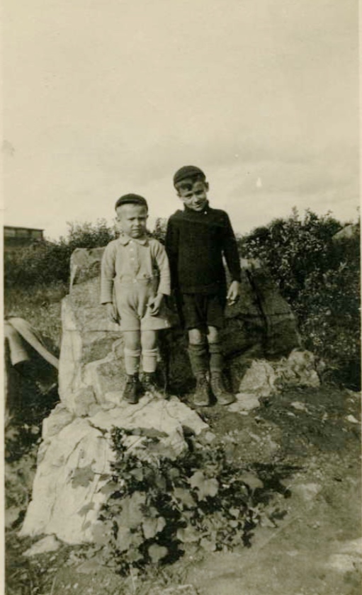 Photo of Tom and Jack Brookes