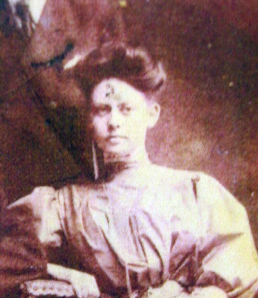 Photo of Gertrude Edna Reynolds