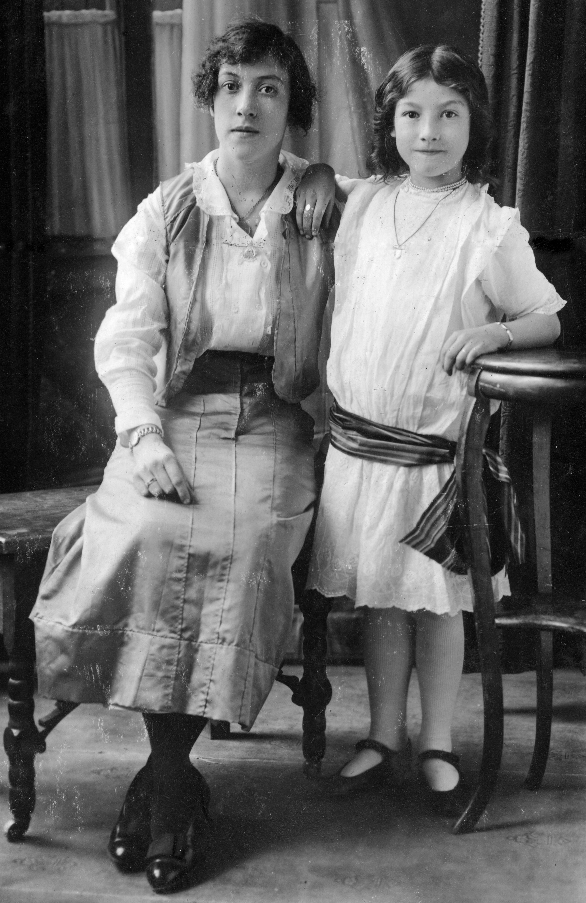 Photo of Emily and Elizabeth.