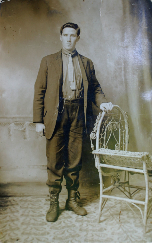 Photo of HARRY GUEST