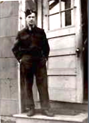 Photo of LESLIE WEAVING