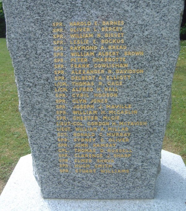 Memorial (Photo 3)