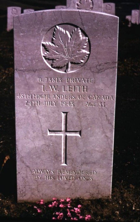 Headstone of Irvine W. Leith