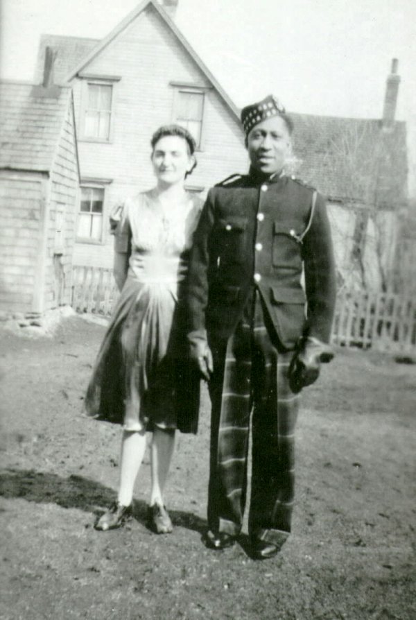 Photo of Lorimer Lee Johnson and wife Hattie
