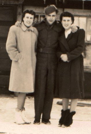 Tex With His Sisters