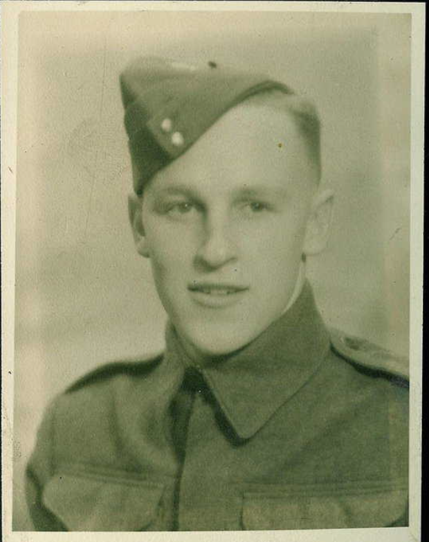 Photo of Richards Harold Dawson