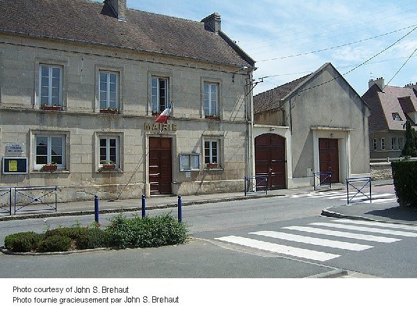 Photo 2 of 37 Canadians place