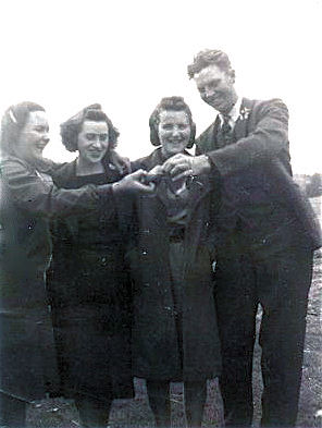 Photo of Hugh MacInnis