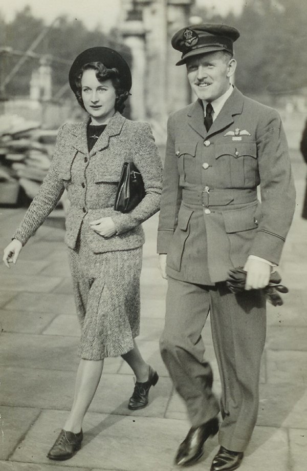 Photo of Mr. and Mrs Clare Arthur Hovemden