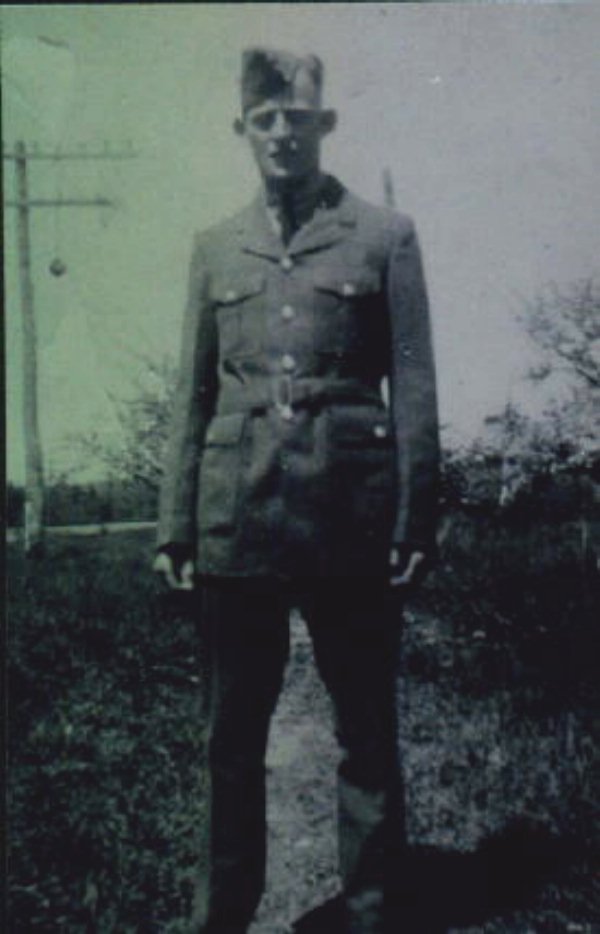 Photo of Earl W. MacRae