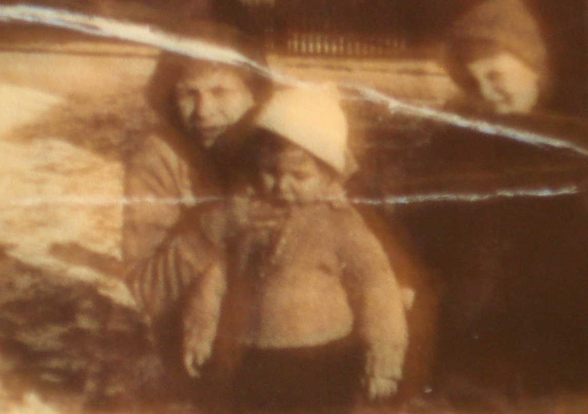 Photo of Minnie, Ira and Gwen Milks.