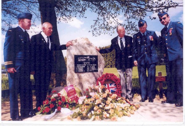 Commemorative Monument (Halifax LK 925)