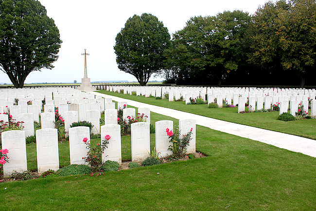 Arras Road Cemetery
