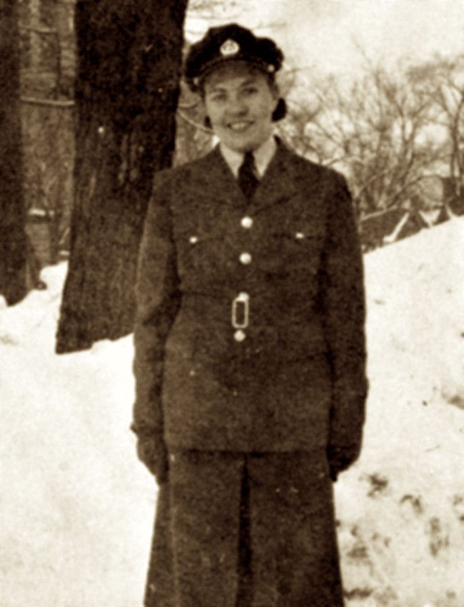 Photo of EDITH MARY BROWNLEE