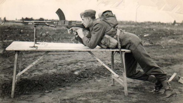 Sgt. Ryan with a Bren Gun