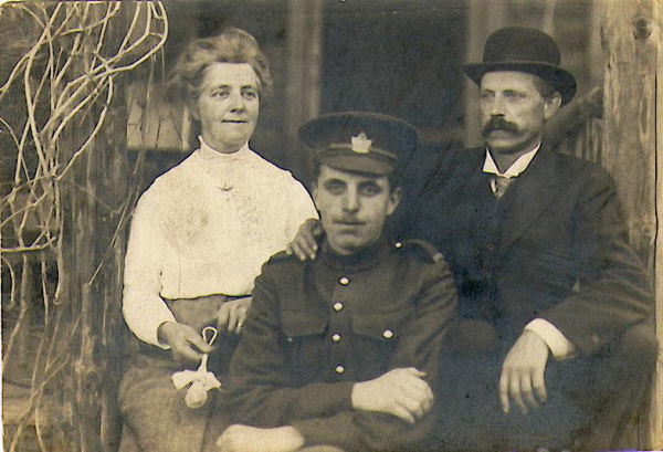 Photo of Leonard Adams