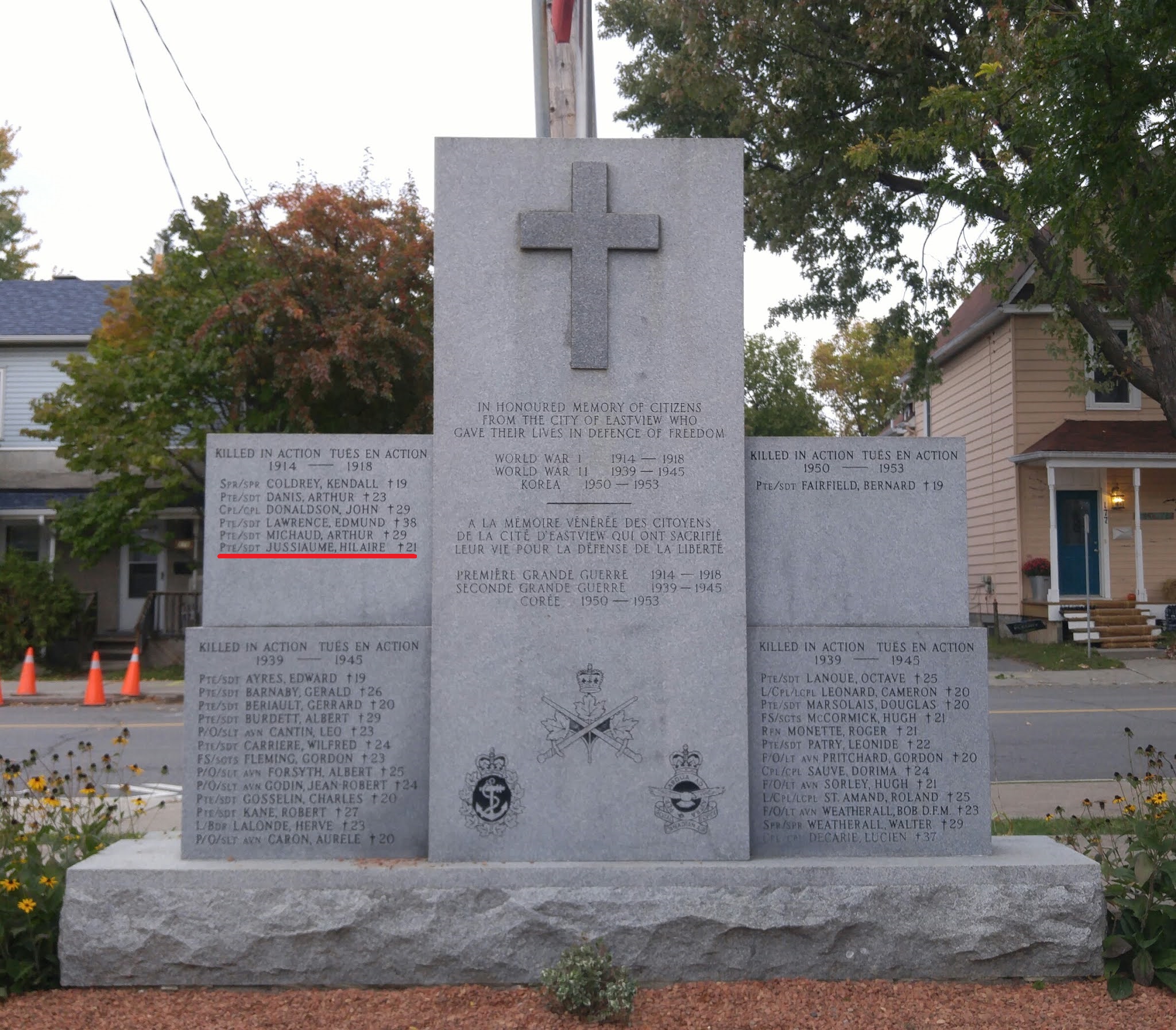 Eastview Cenotaph (Vanier, Ottawa), Ontario.