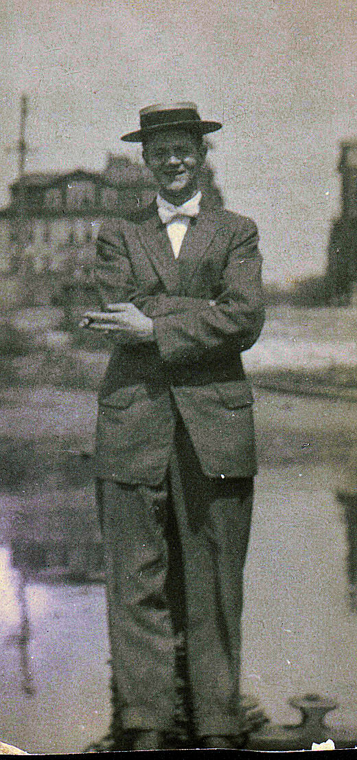 Photo of Harold John Vollum