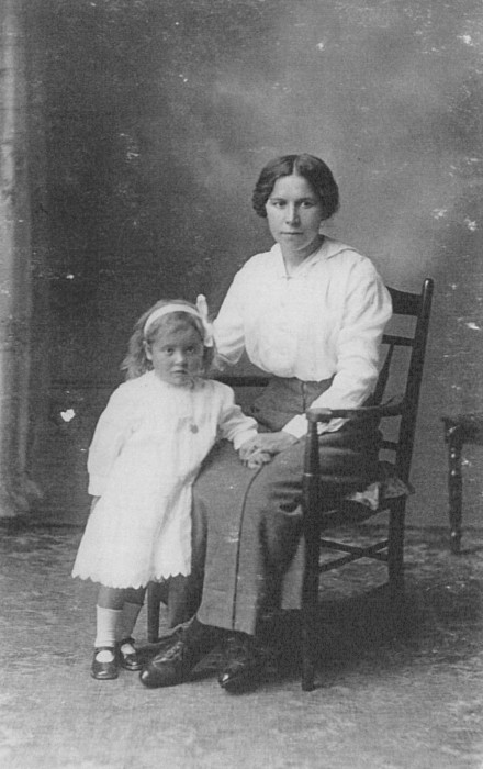 Widow and daughter of Kenneth McRae, Annie McRae and Jessie McRae, Shandwick.