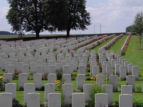 Photo 2 of Cabaret-Rouge British Cemetery