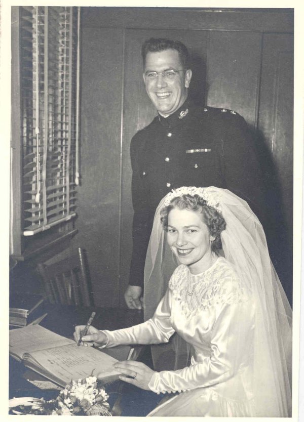 Photo of Milton Cameron Vipond and Helen Beatrice Brown